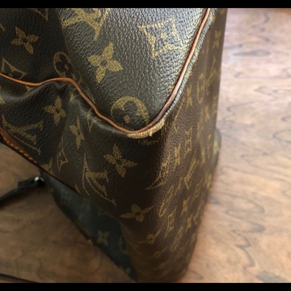 Authentic Louis Vuitton Purse - Picture 5 of 8